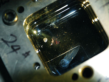 <a href='http://www.ahyongchang.com/product/3.htm' class='text_a'>模具激光焊機</a>修復鏡面模具效果